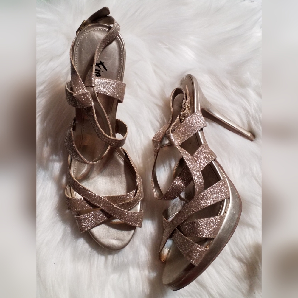 10 / $10 Gold shoes